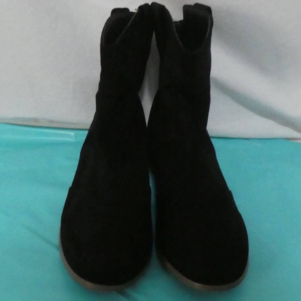 Ubranded | size 42 | Chic Black Slip On Ankle Boots / Booties | Suede Texture